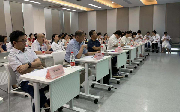 凝心聚力建团队，集体备课促发展